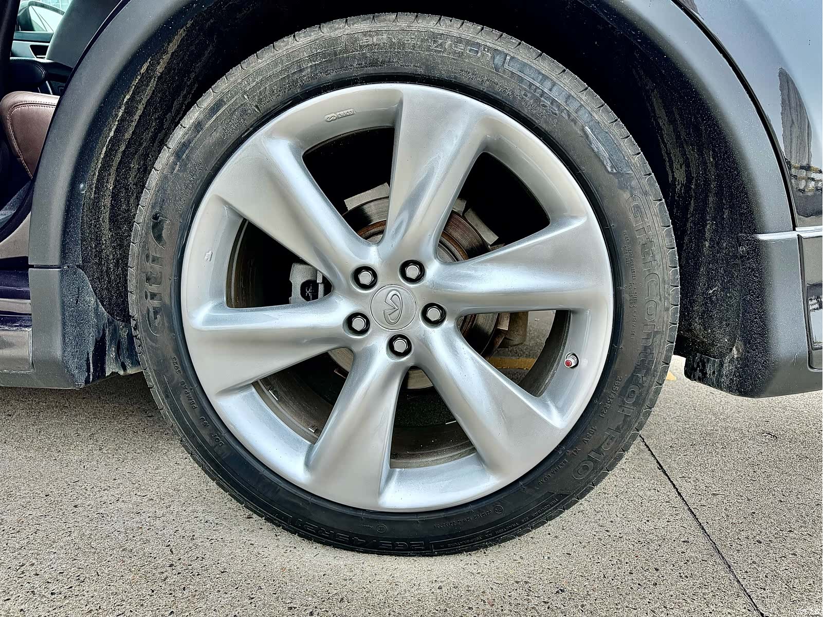 Infiniti FX35, 2011 19