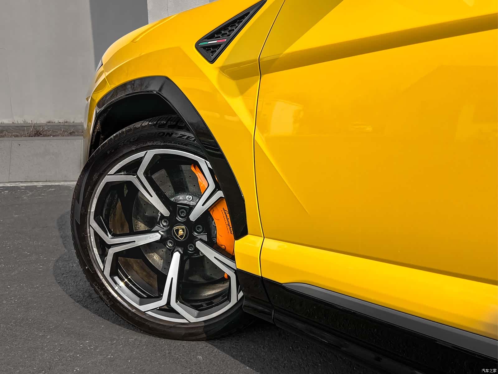 Lamborghini Urus, 2020 8