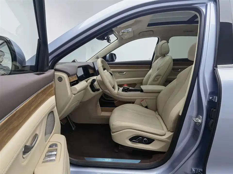 AITO Ask the world M7