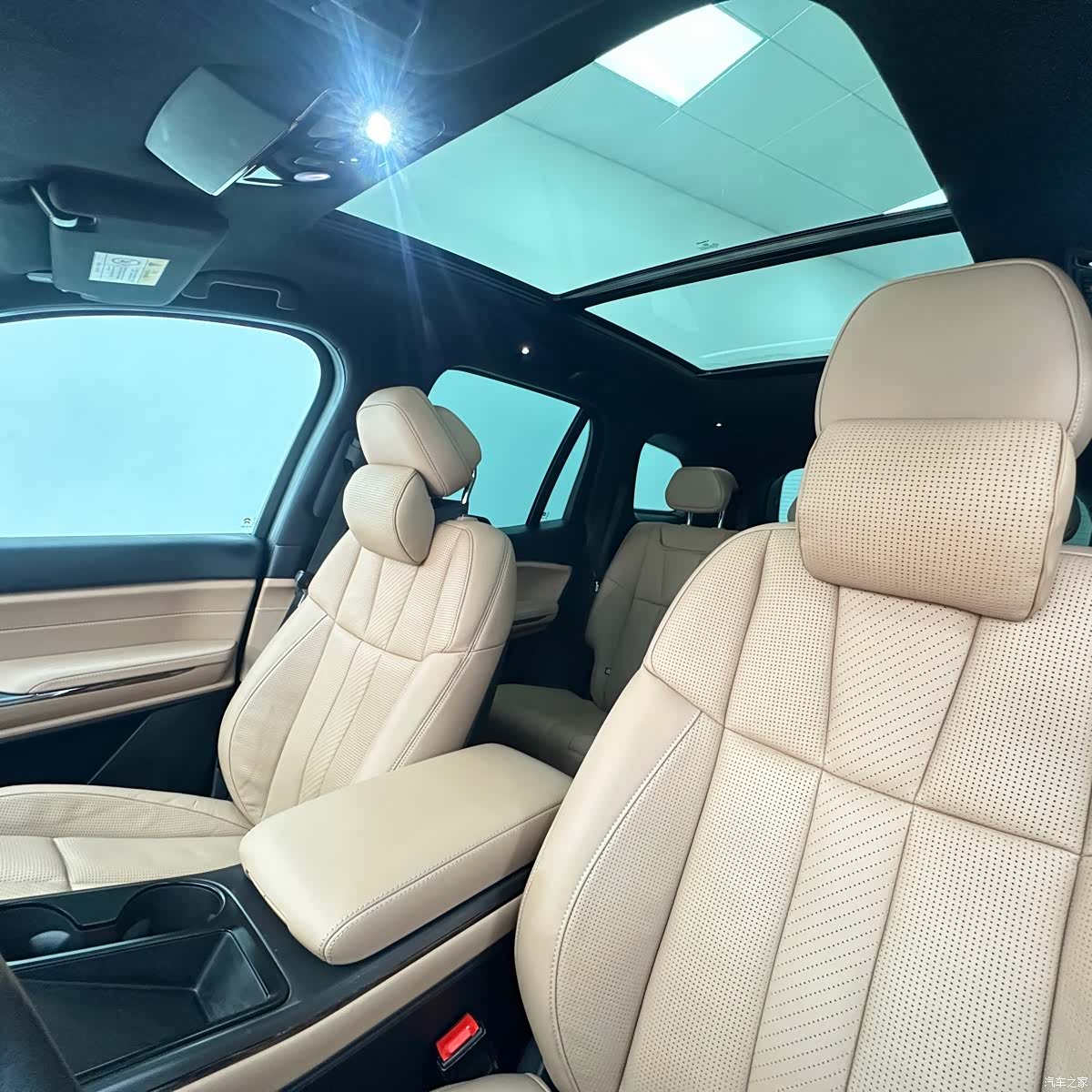 NIO ES8, 2021 9