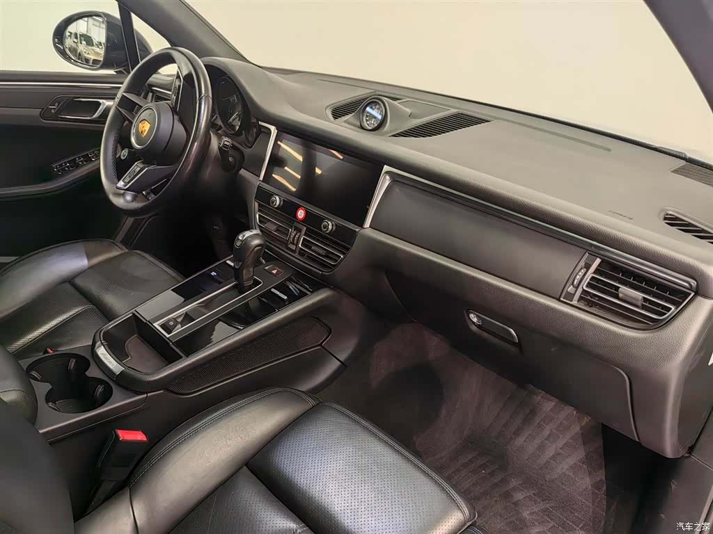 Porsche Macan, 2022 12