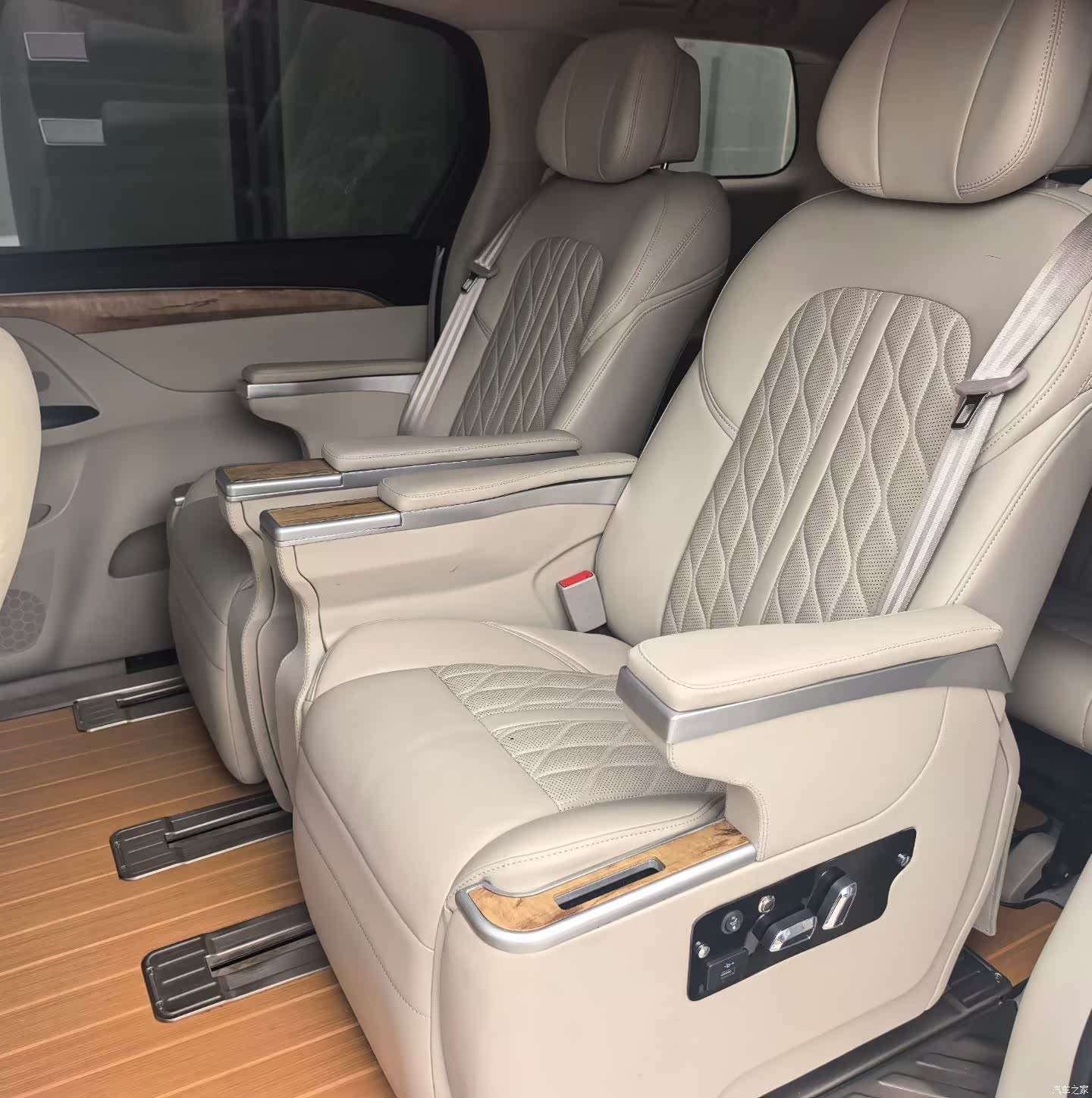 Buick GL8, 2019 7