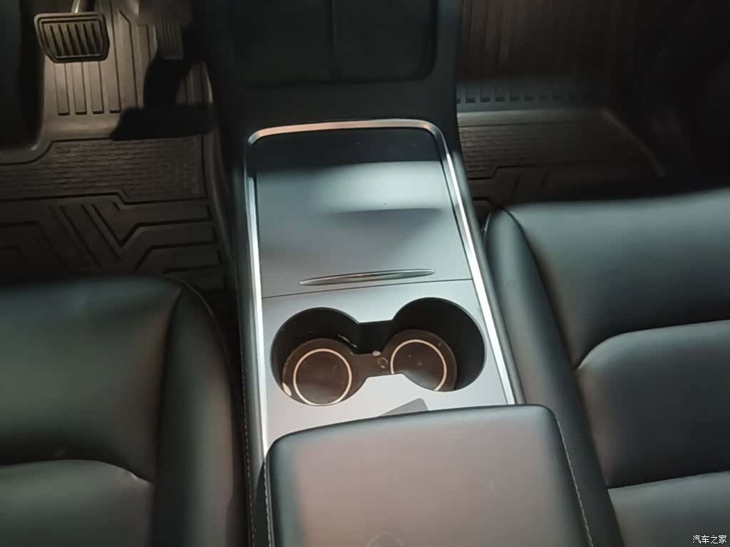 Tesla Model Y, 2022 14