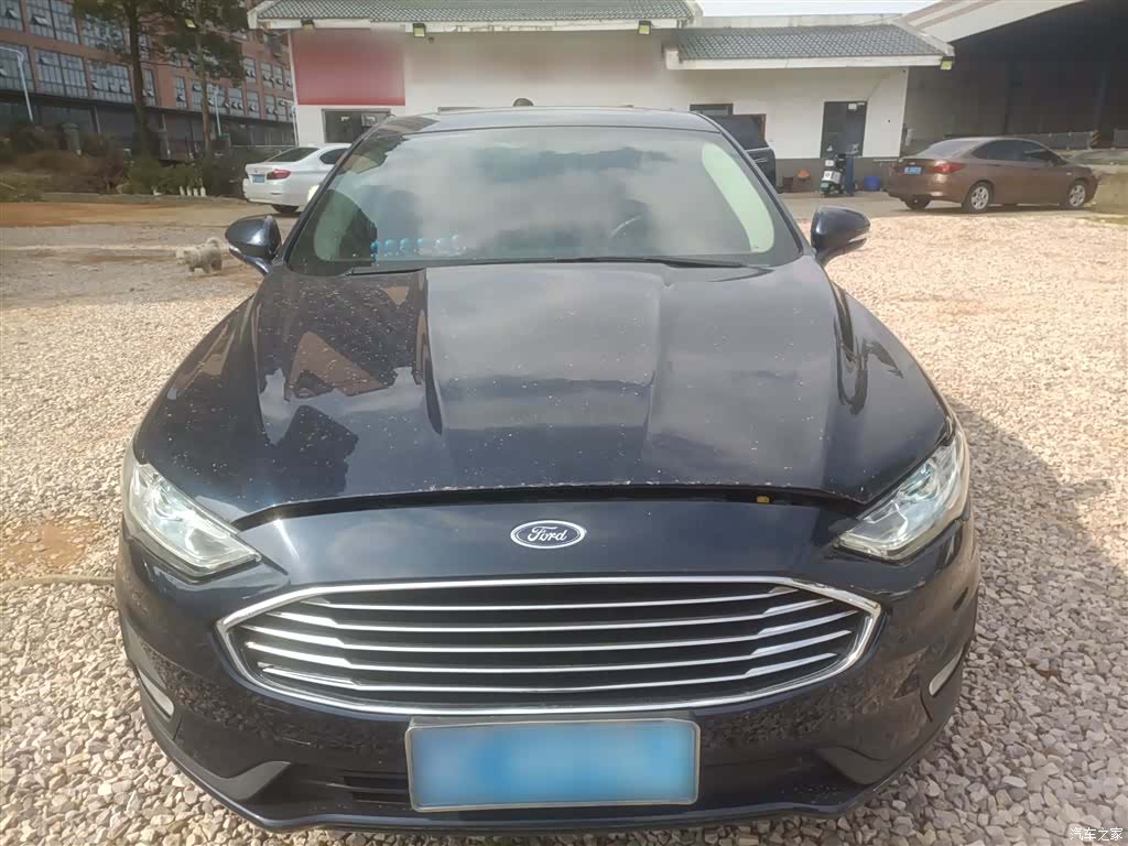 Ford Mondeo, 2022 3