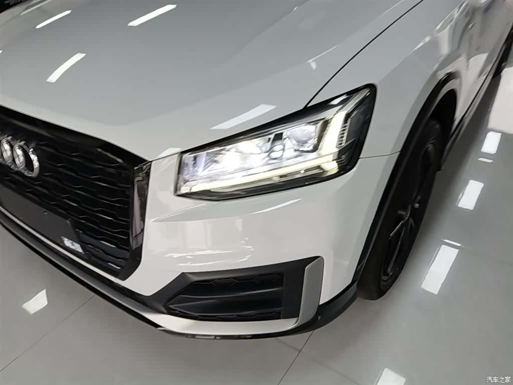 Audi Q2L, 2021 23
