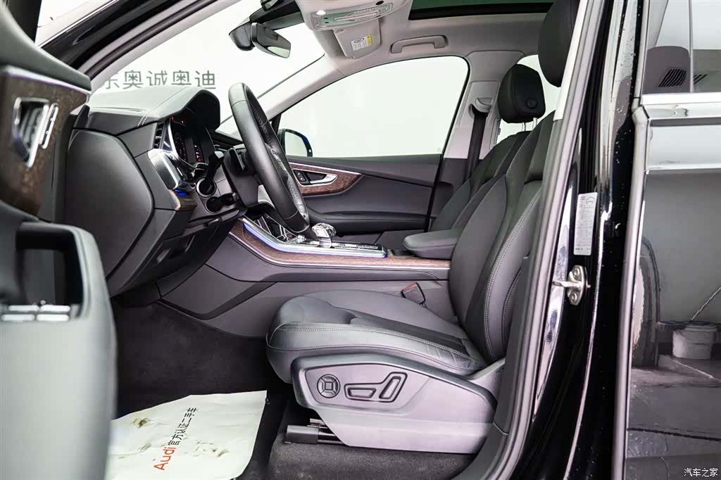 Audi Q7, 2023 11