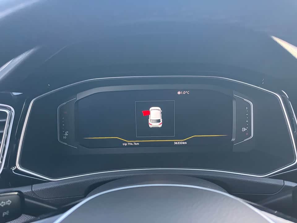 Volkswagen T-ROC exploring Songs