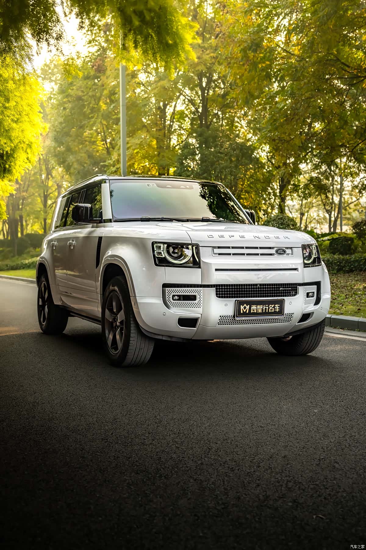 Land Rover Defender, 2022 3