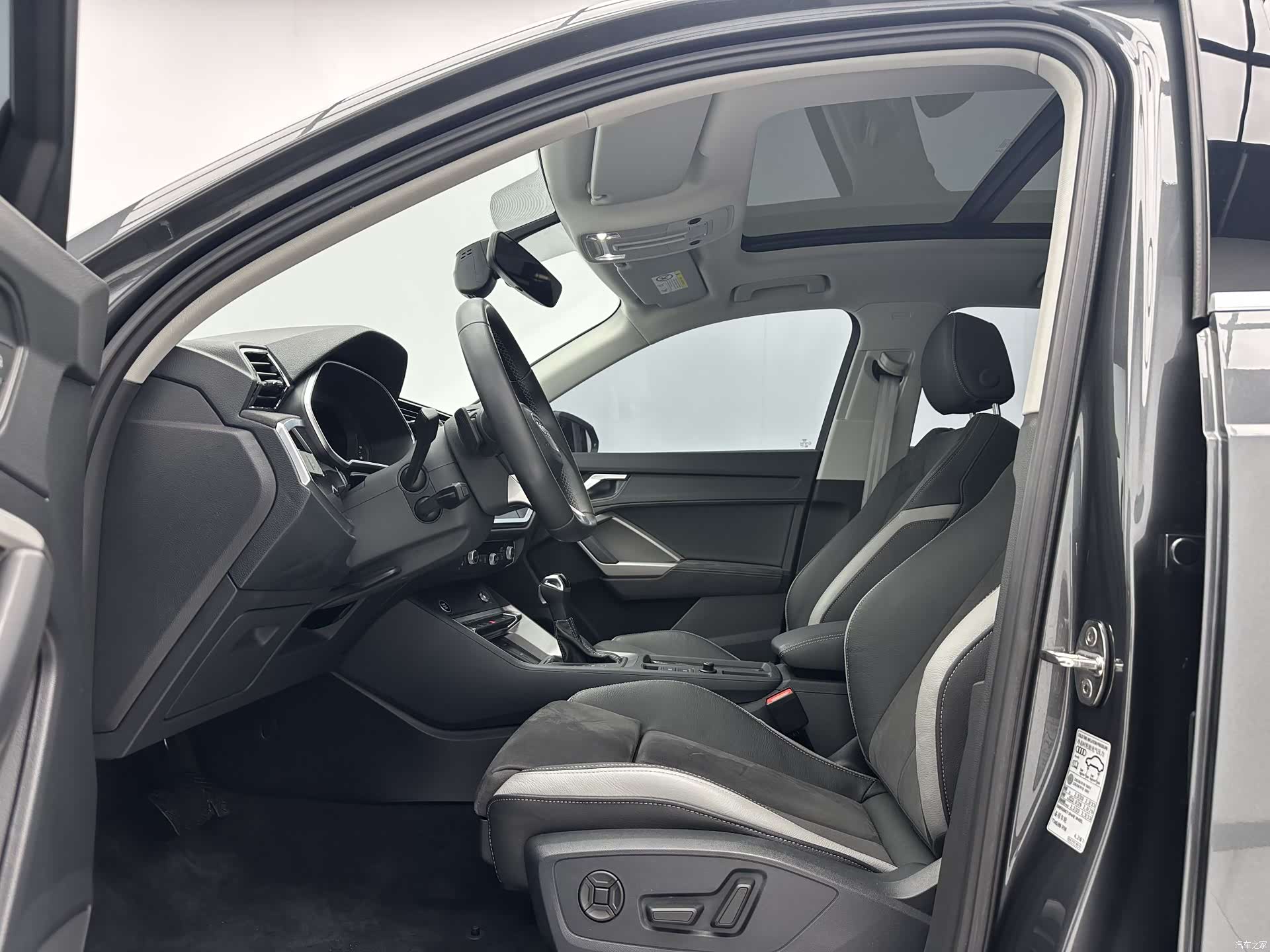Audi Q3, 2022 все фото
