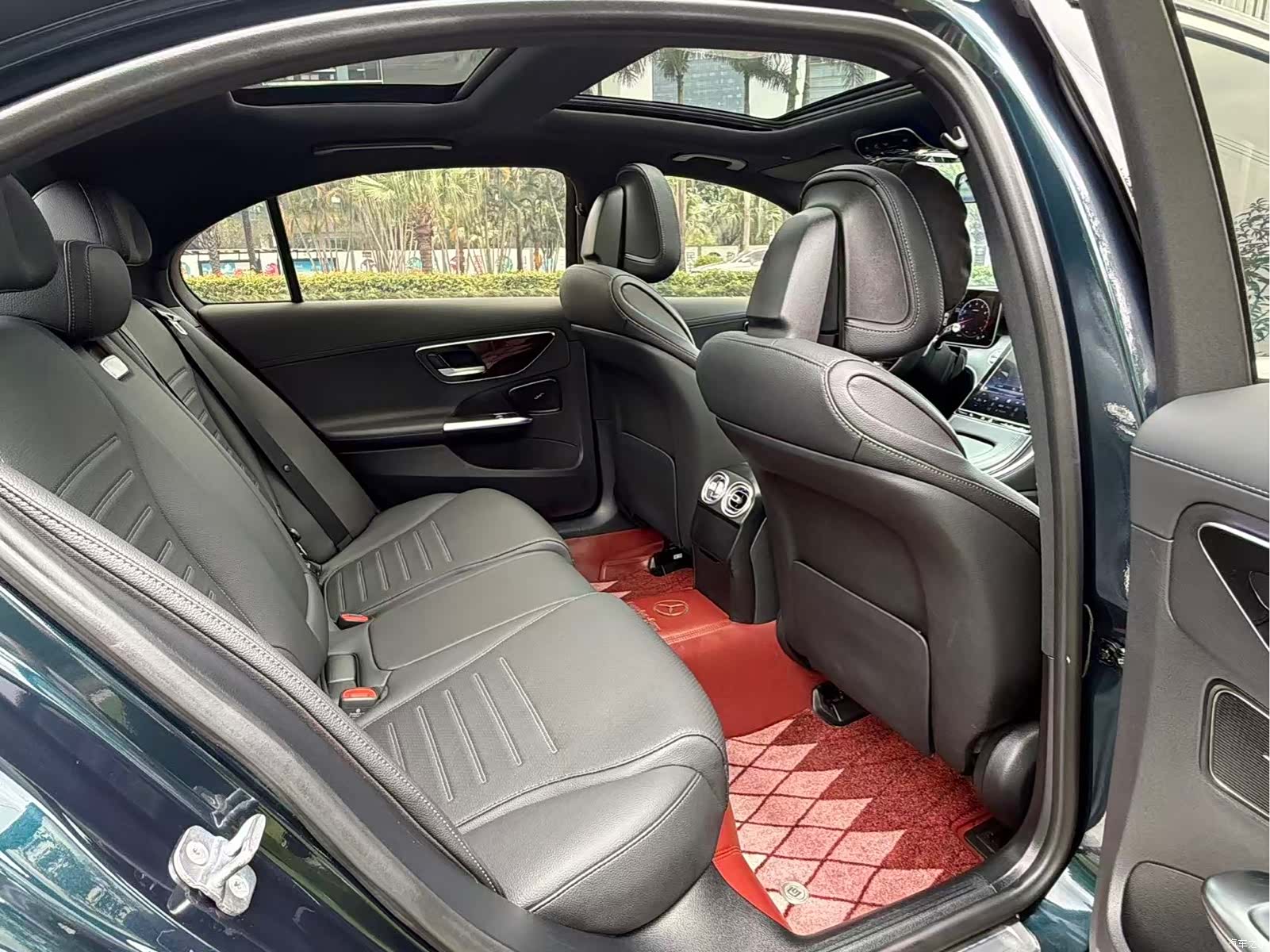 Mercedes-Benz C-Class, 2024 10