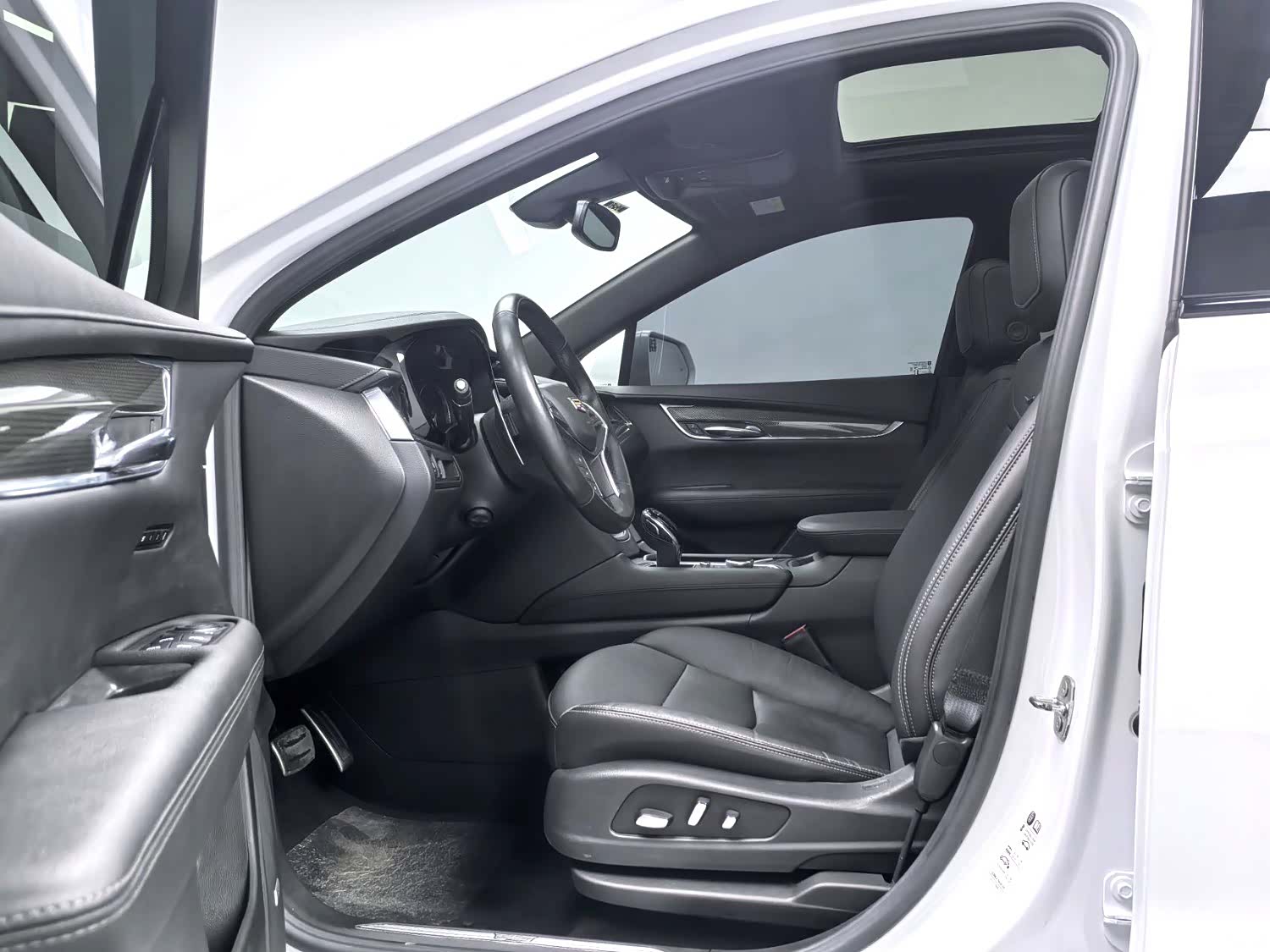 Cadillac XT5, 2022 все фото