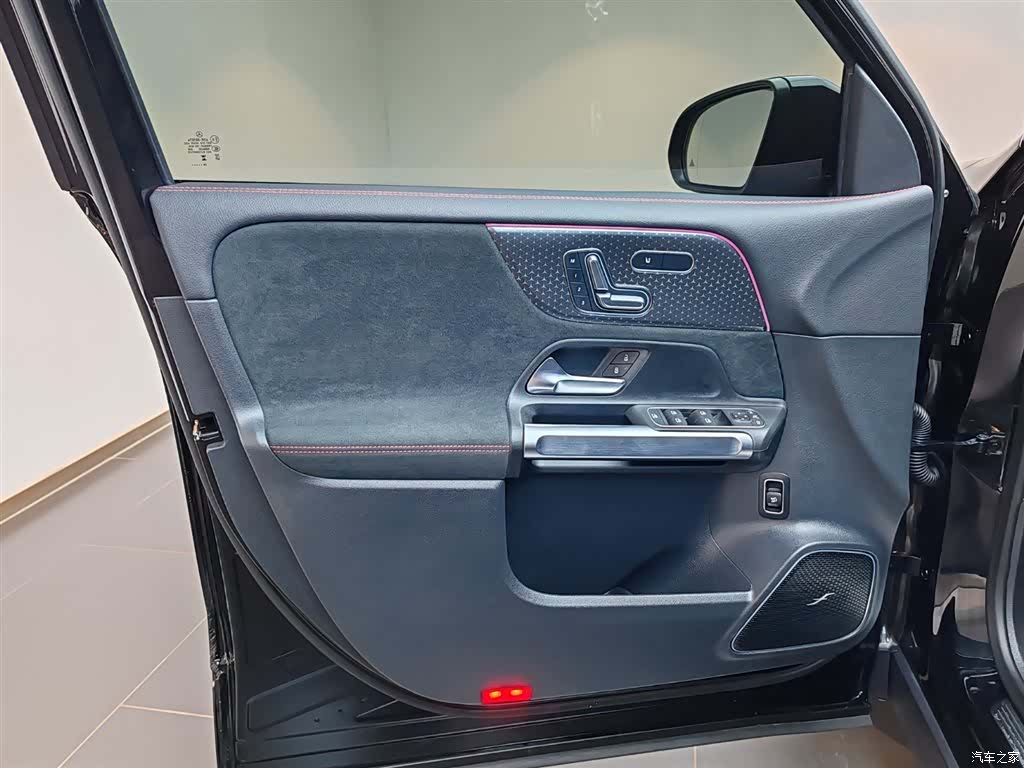 Mercedes-Benz GLB, 2025 9