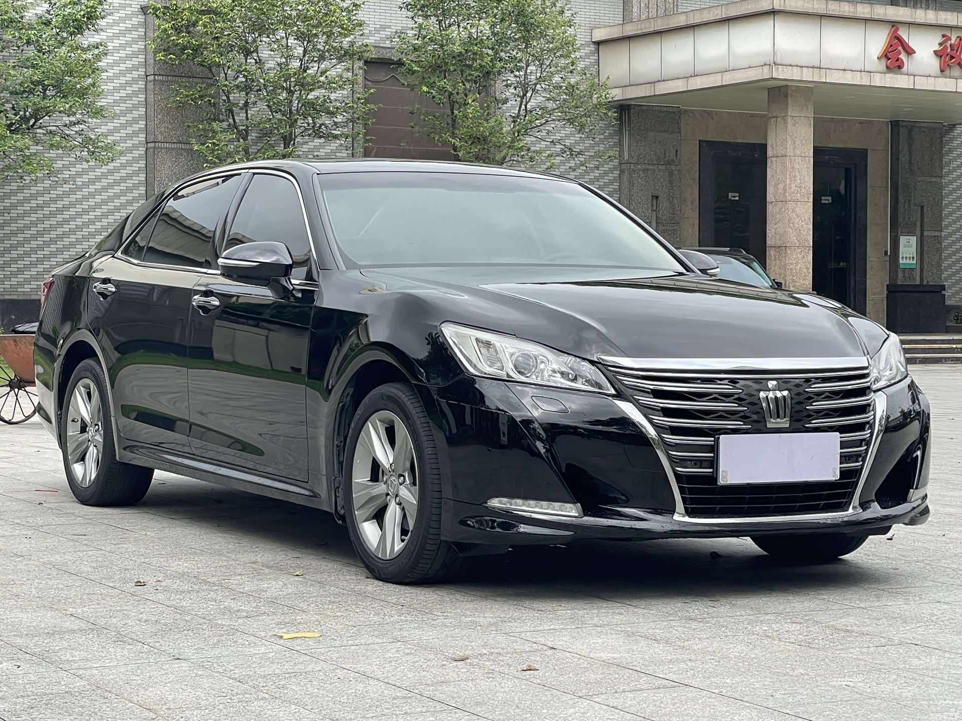 Toyota Crown, 2017 2