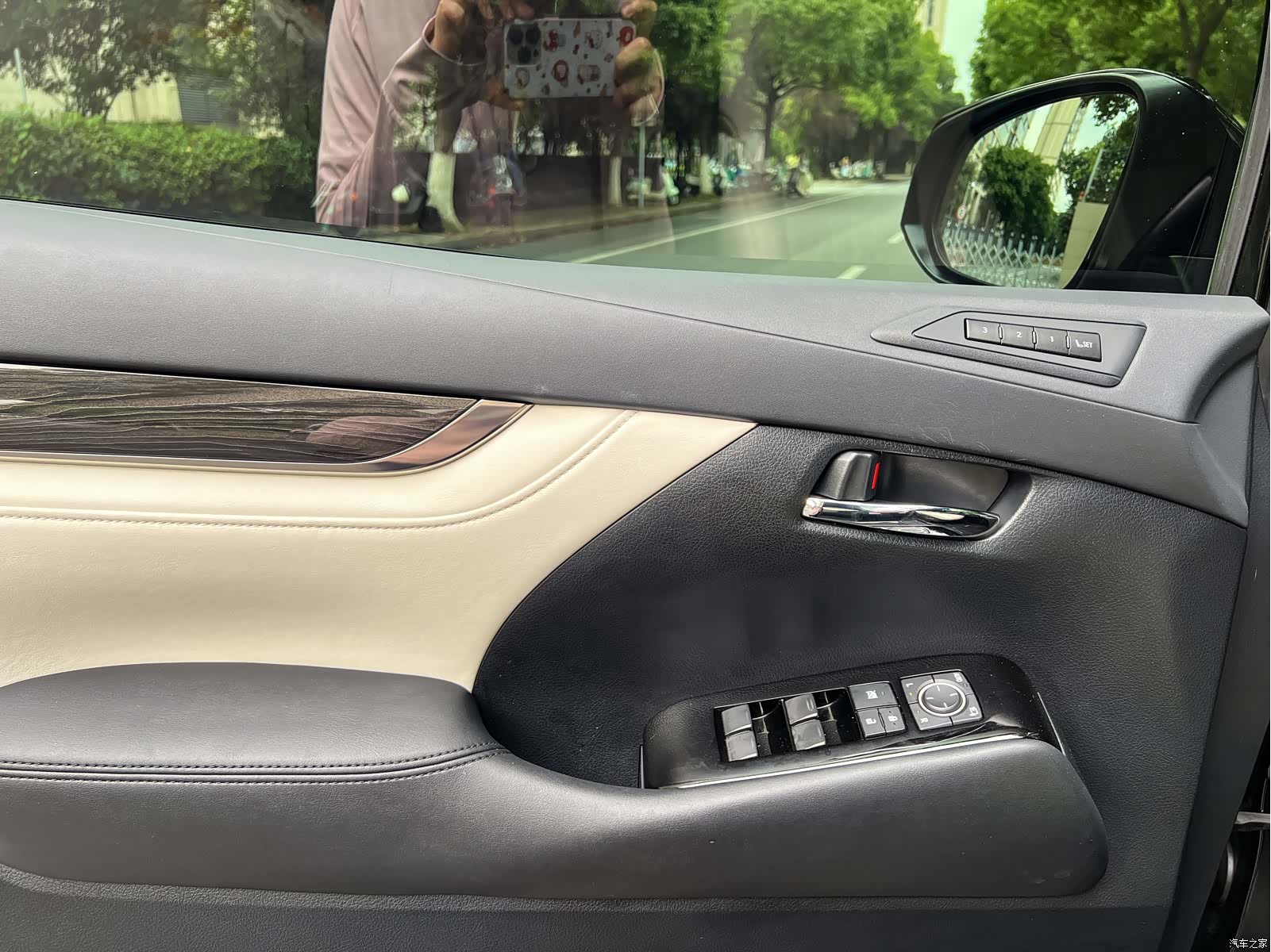 Lexus LM, 2022 14