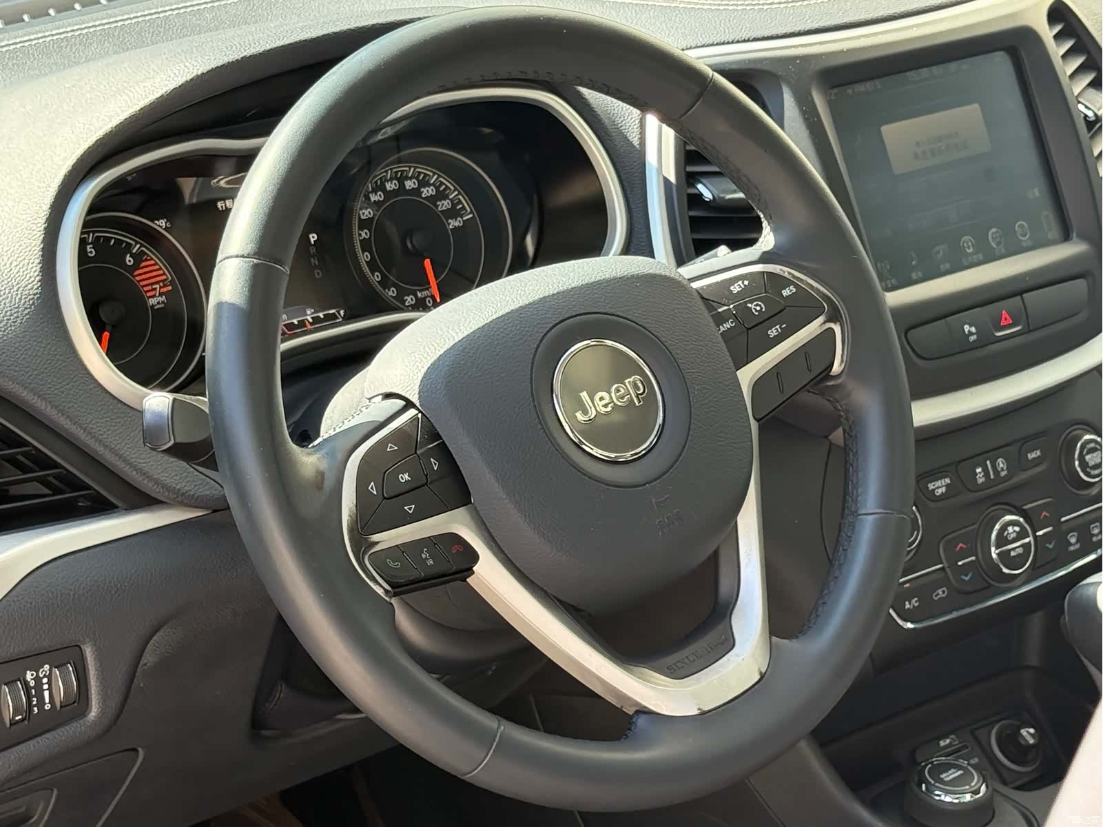 Jeep Cherokee, 2016 7