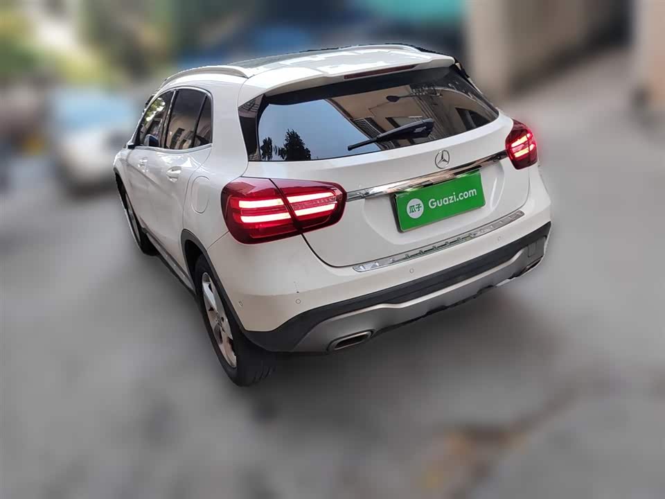 Mercedes-Benz GLA