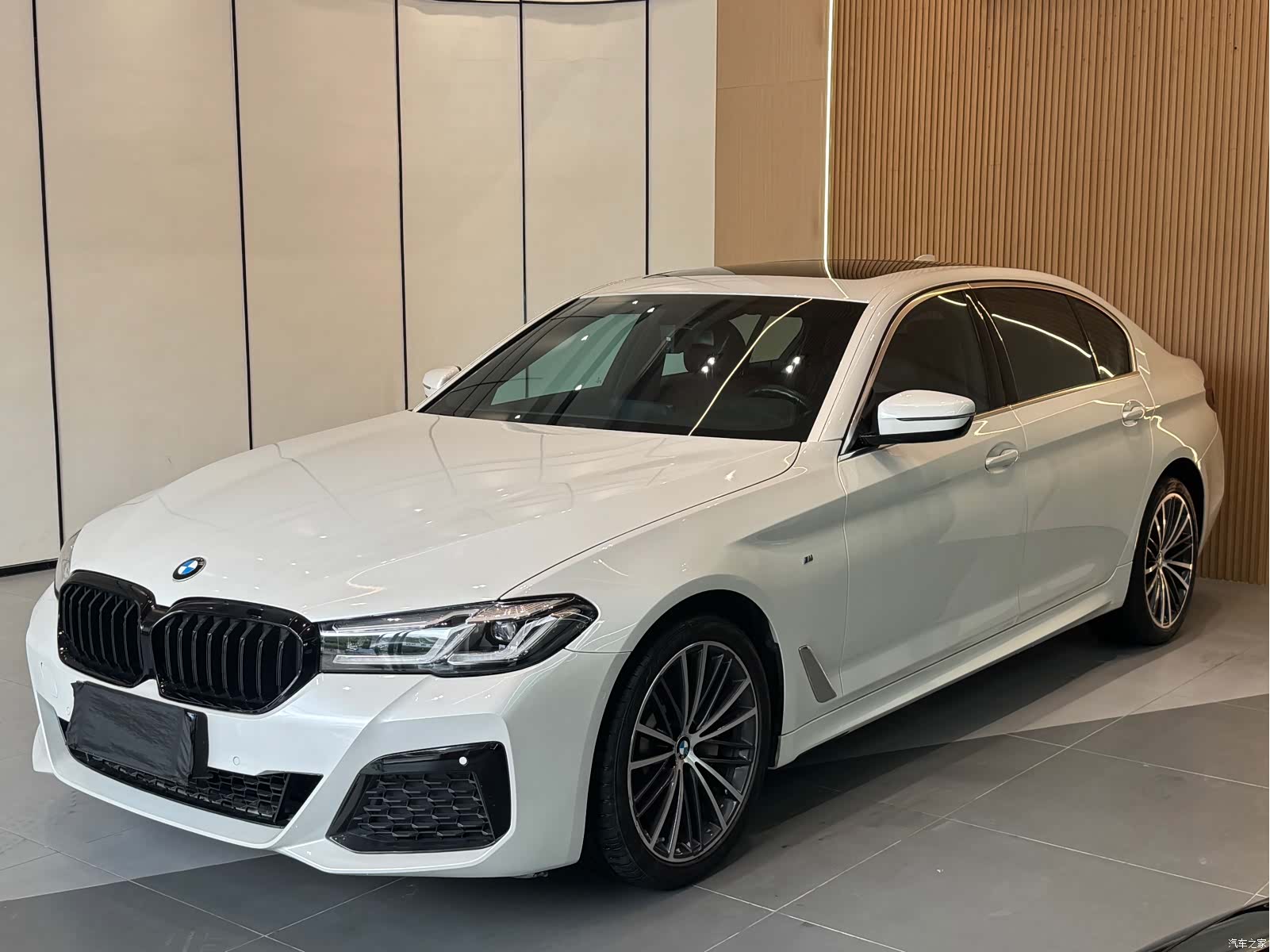 BMW 5 Series, 2020 1