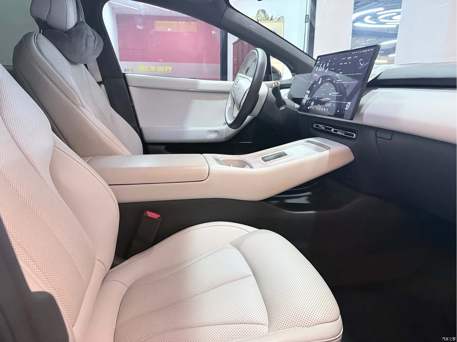 Xpeng P7, 2025 16