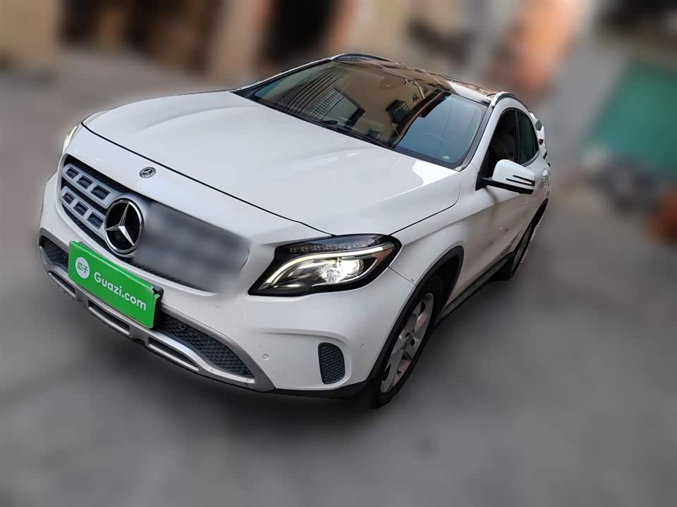 Mercedes-Benz GLA