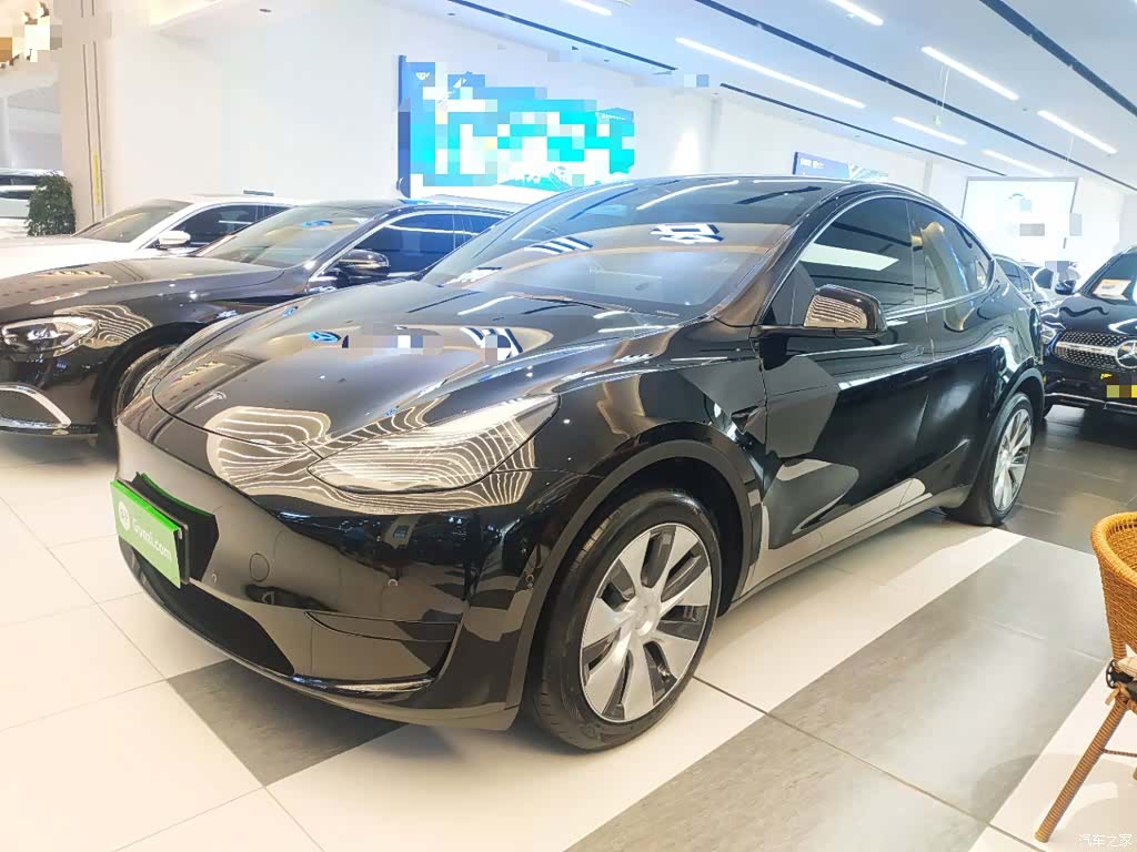 Tesla Model Y, 2023 2