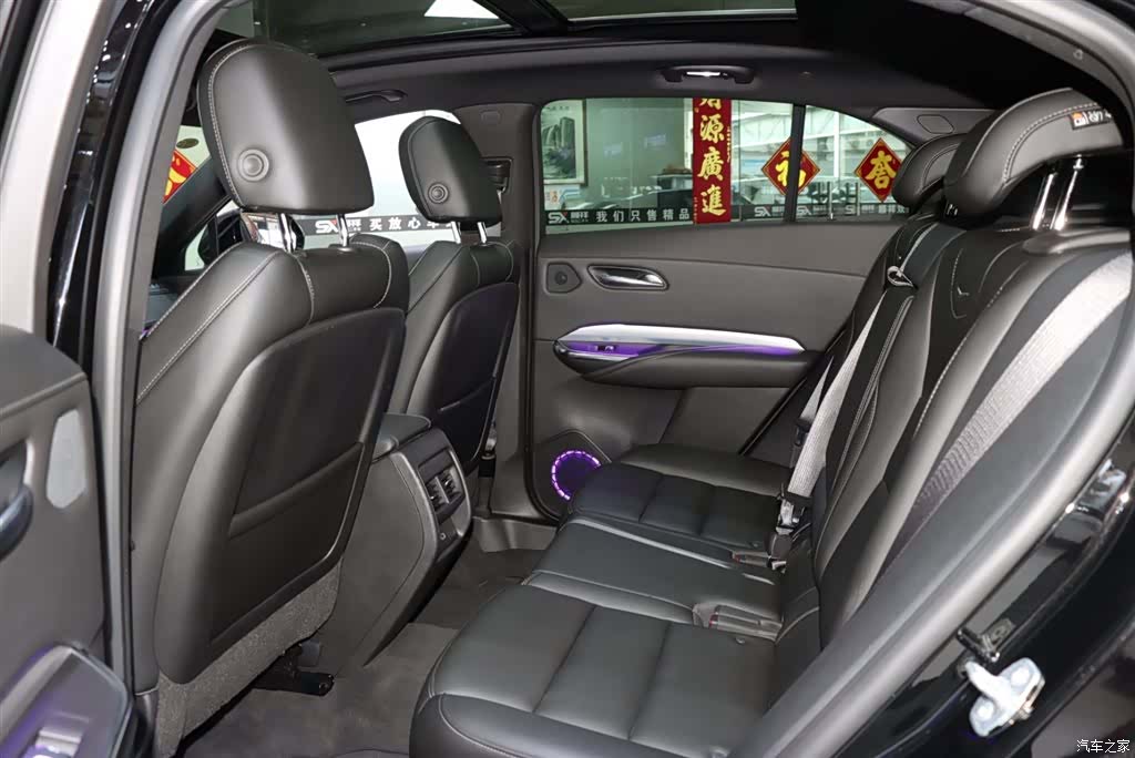 Cadillac XT4, 2022 11