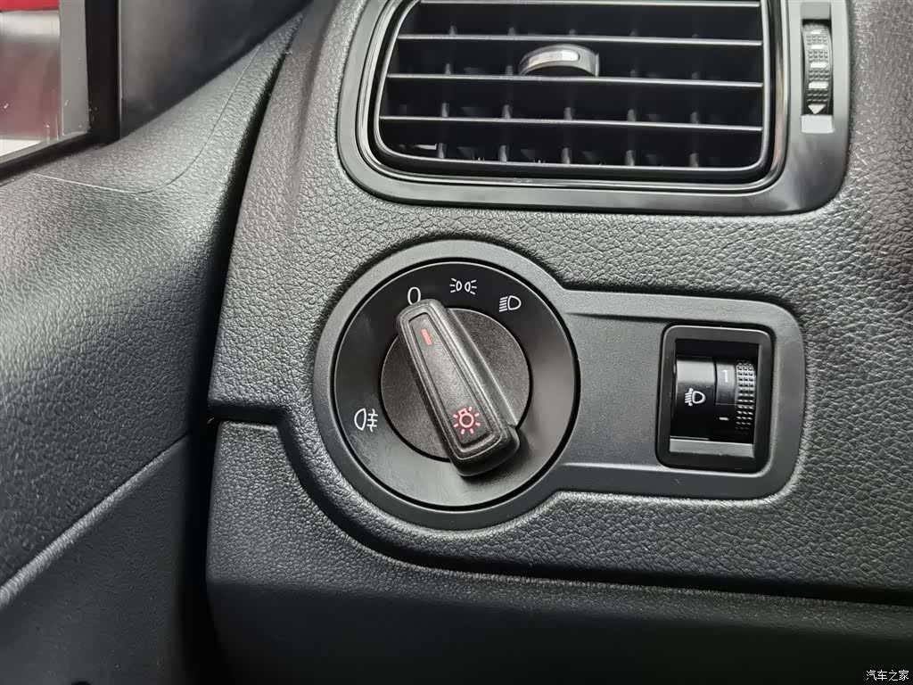 Volkswagen Polo, 2015 21