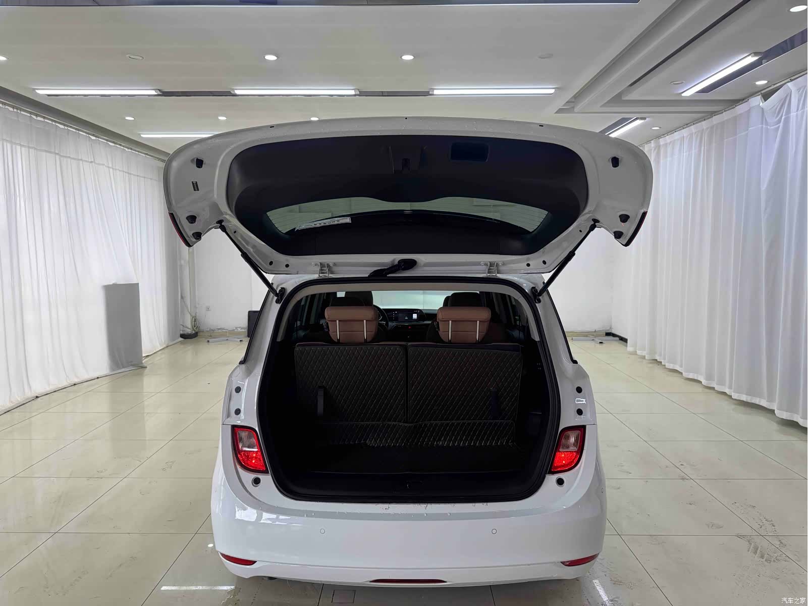Buick GL6, 2022 21