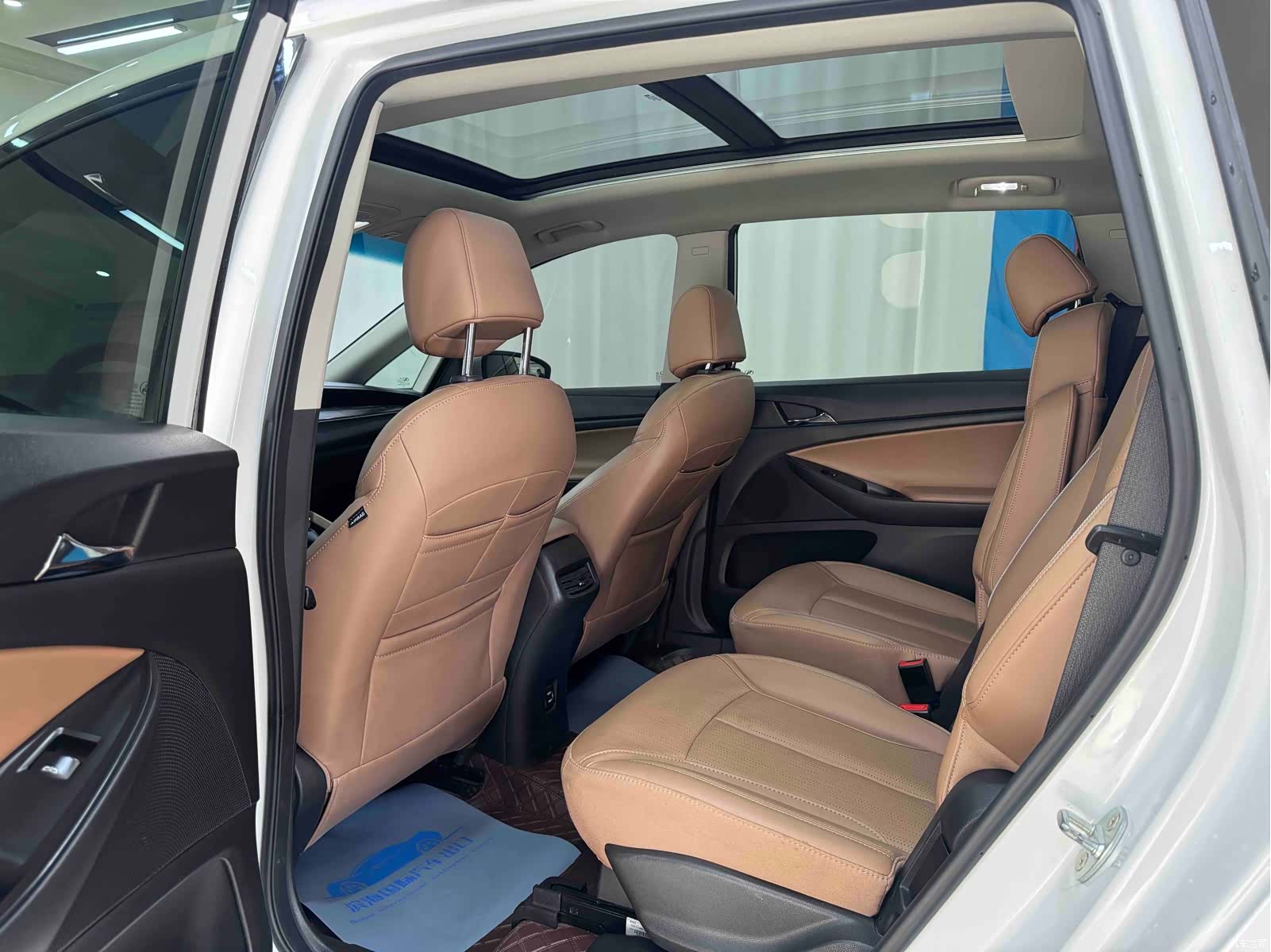 Buick GL6, 2022 8
