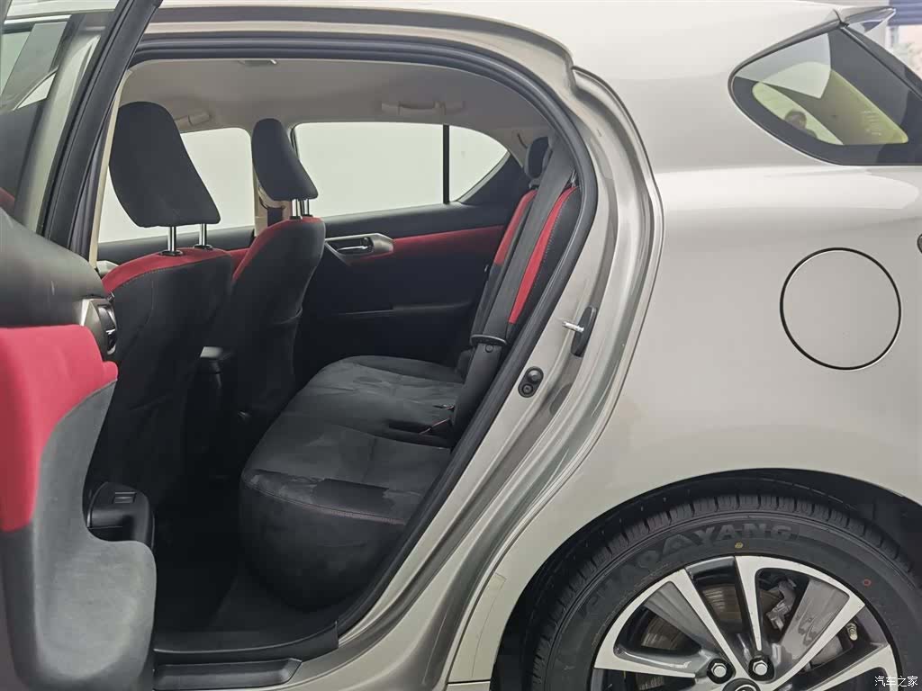Lexus CT, 2018 15