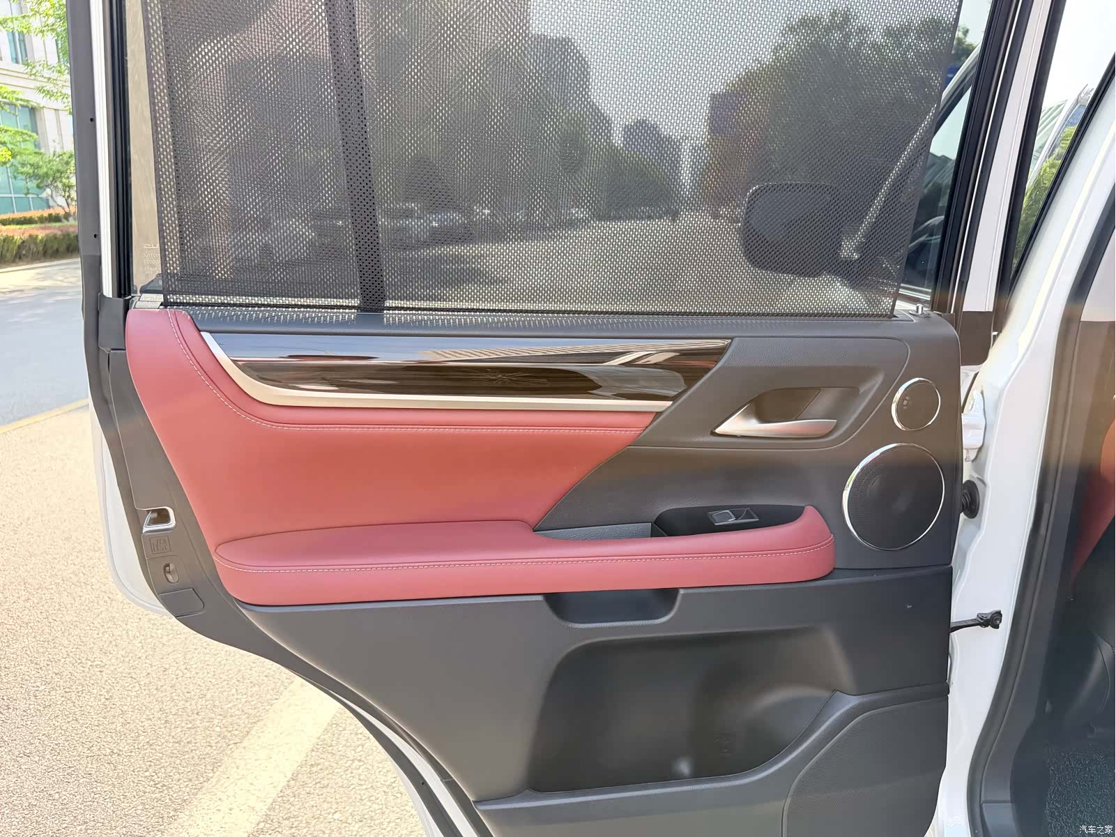 Lexus LX, 2019 12
