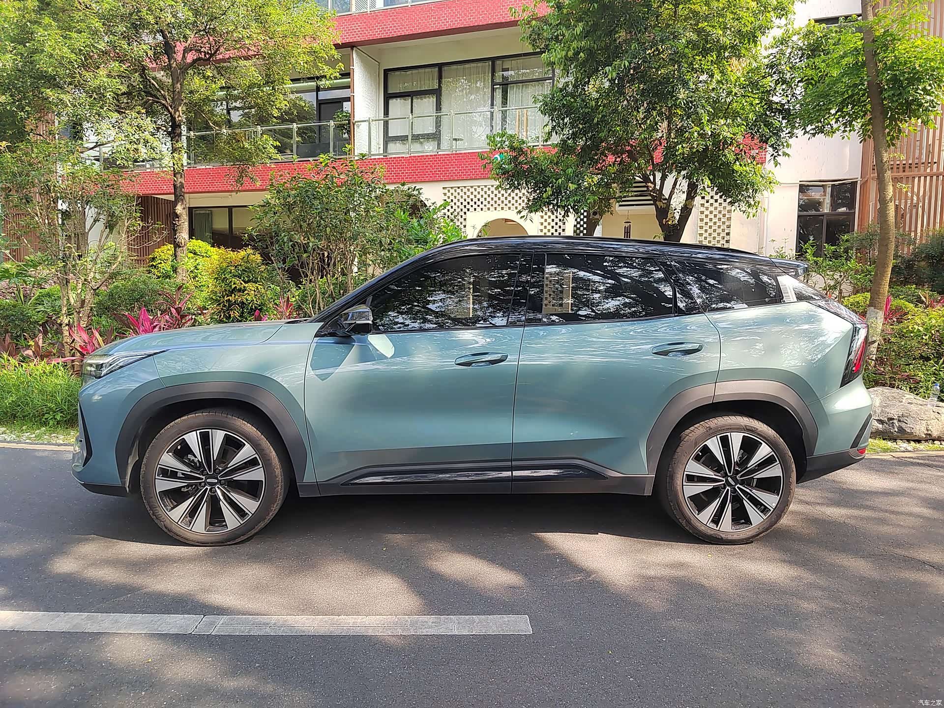 Geely Boyue, 2025 4