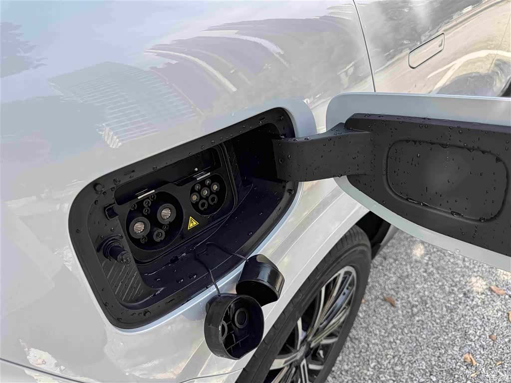 Leapmotor B10, 2025 32