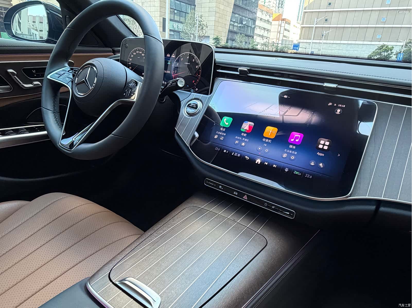 Mercedes-Benz E-Class, 2024 18