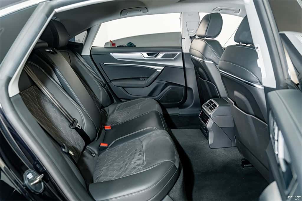 Audi A7L, 2025 21