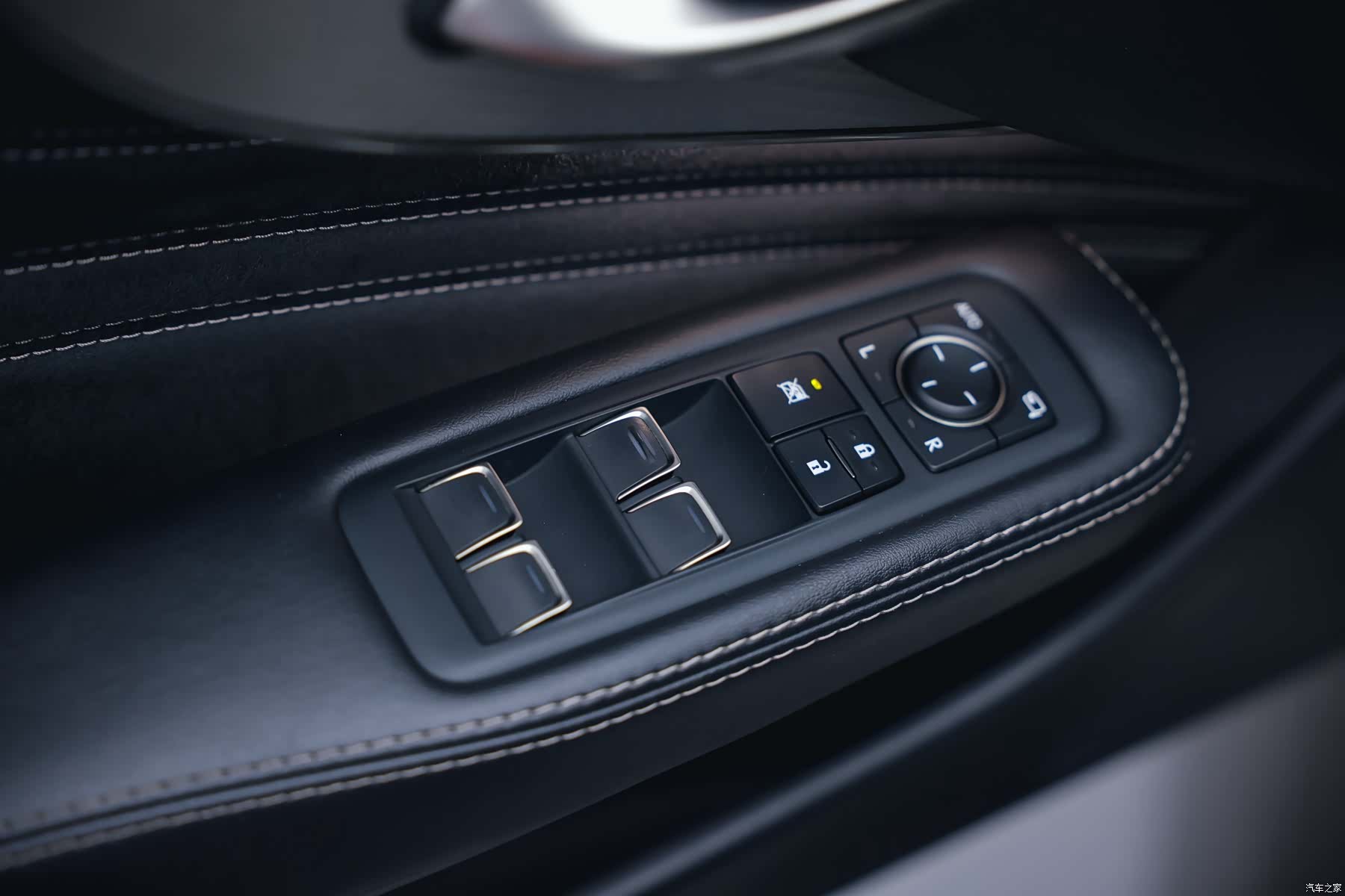 Lexus LS, 2018 18