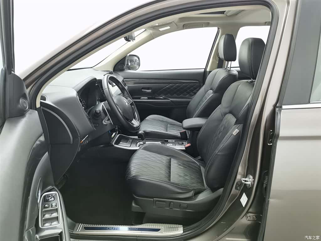 Mitsubishi Outlander, 2021 10