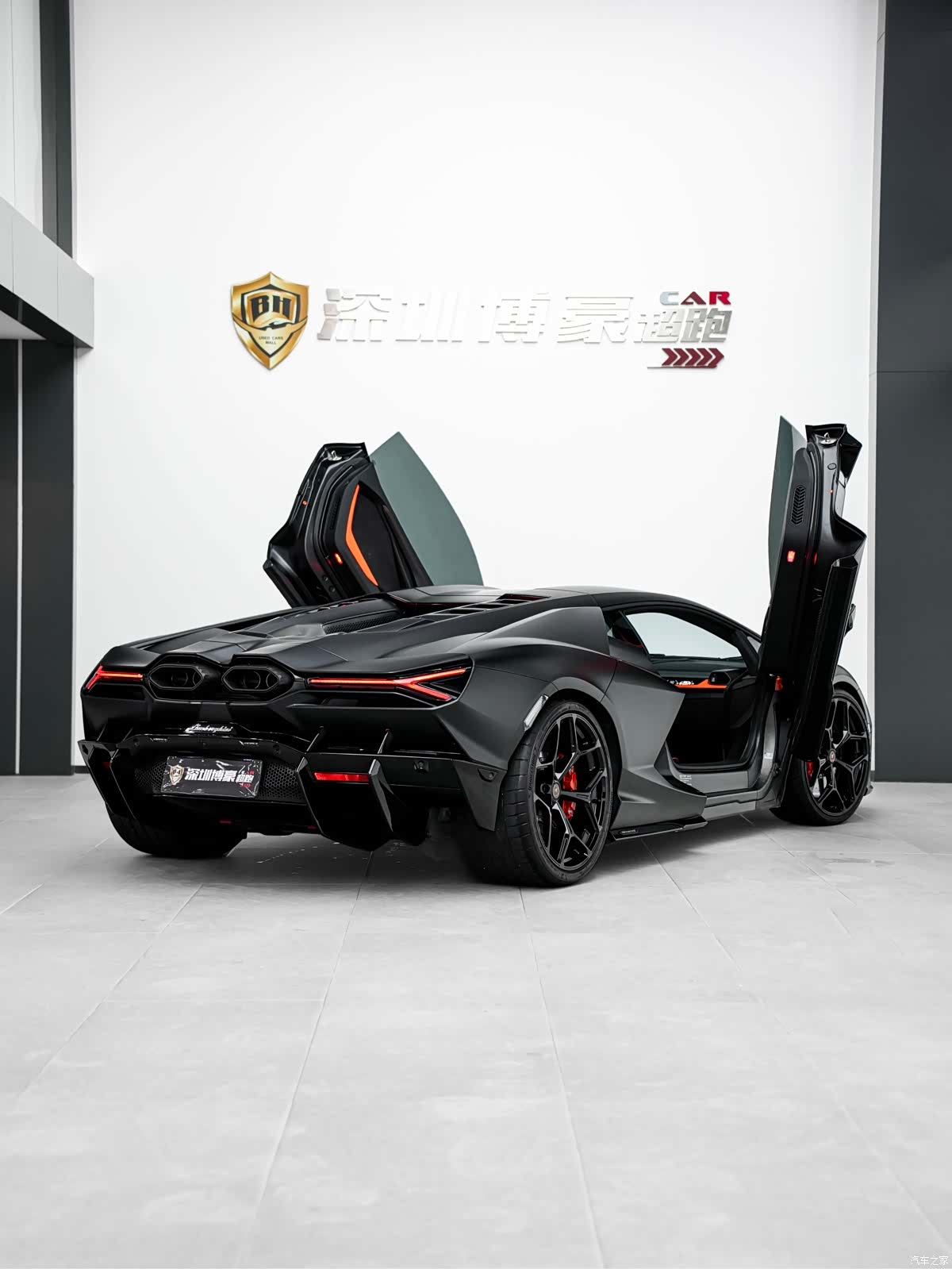 Lamborghini Revuelto, 2025 13