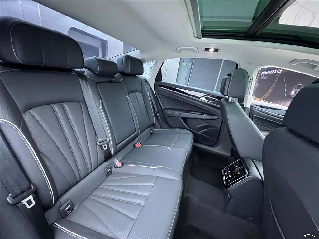 Volkswagen Passat, 2026 17