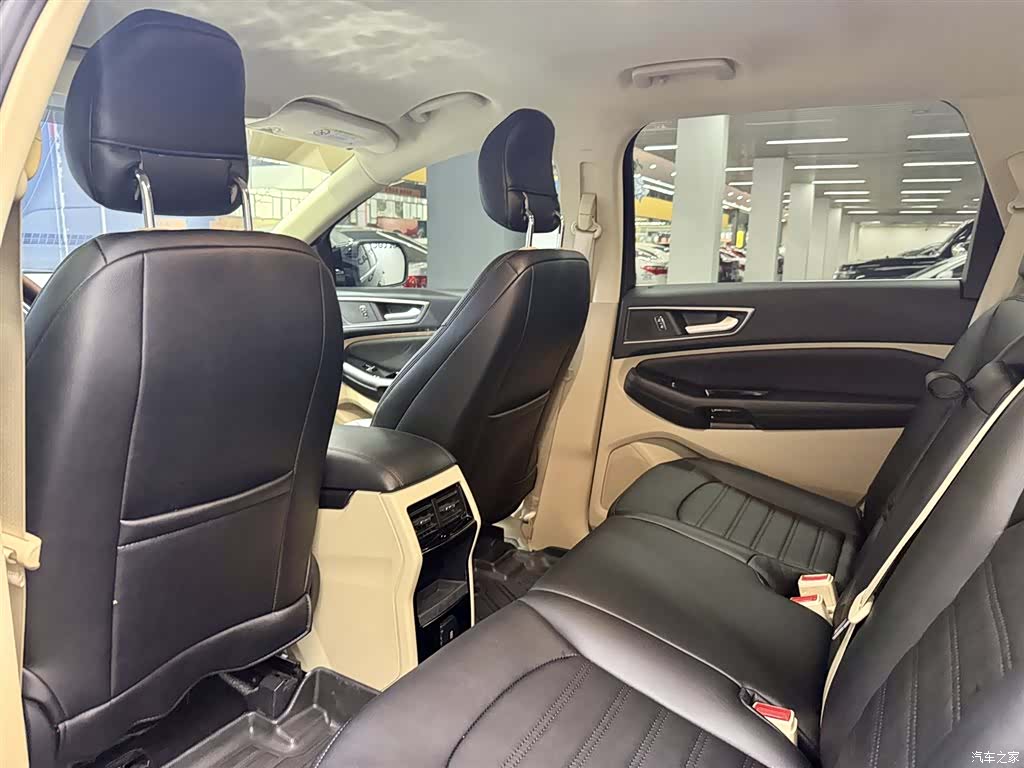 Ford Edge, 2021 11