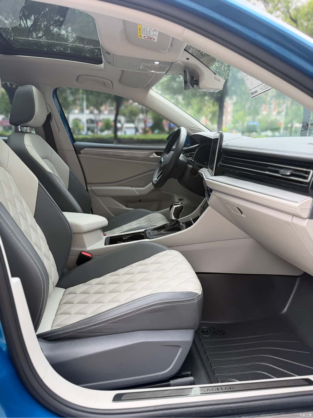 Volkswagen Sagitar, 2022 13