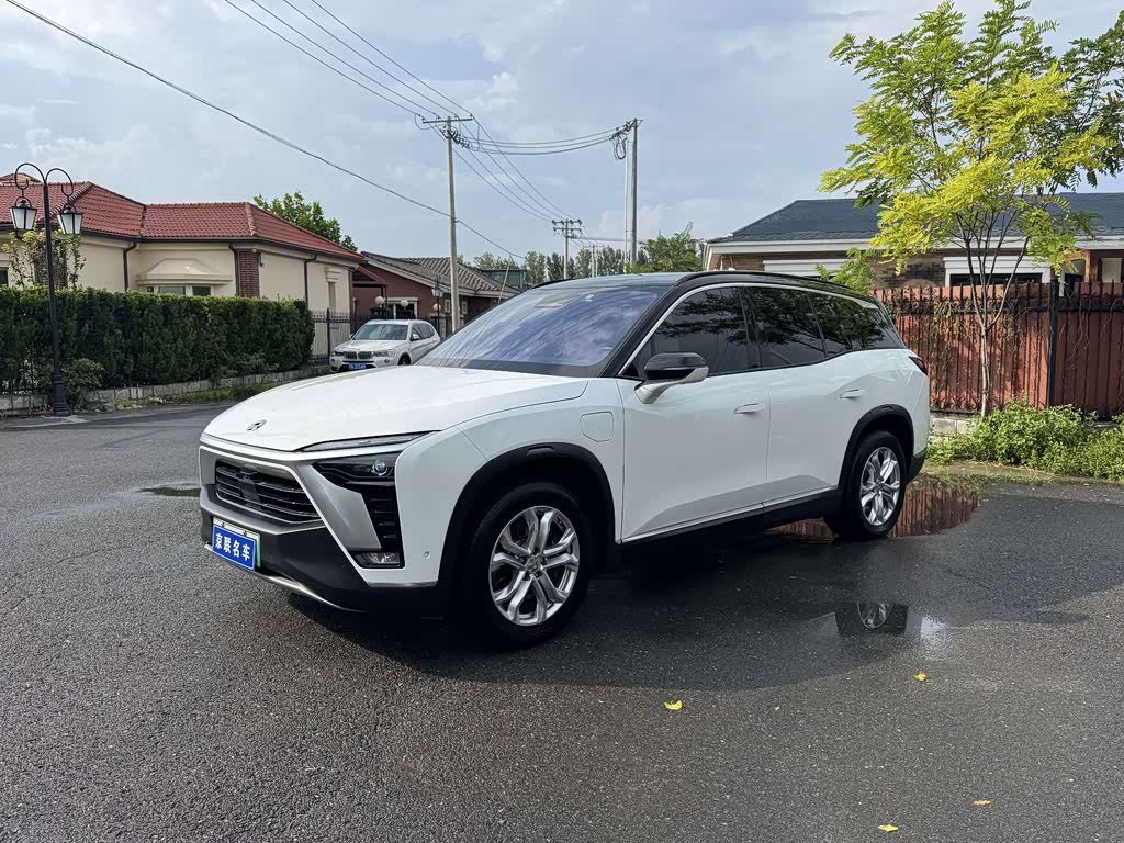 NIO ES8
