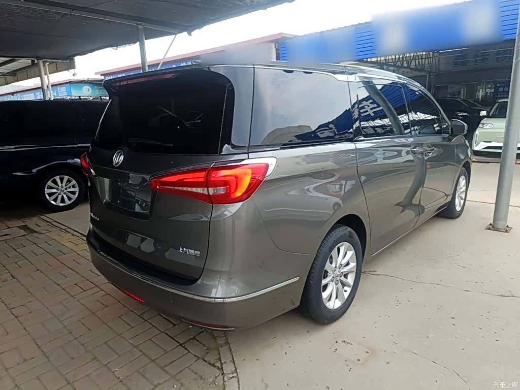 Buick GL8, 2018 7