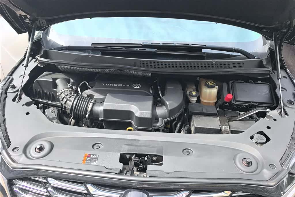 Buick GL8, 2022 10