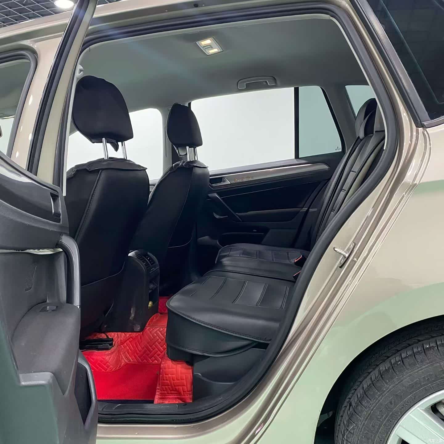 Volkswagen Golf, 2019 все фото
