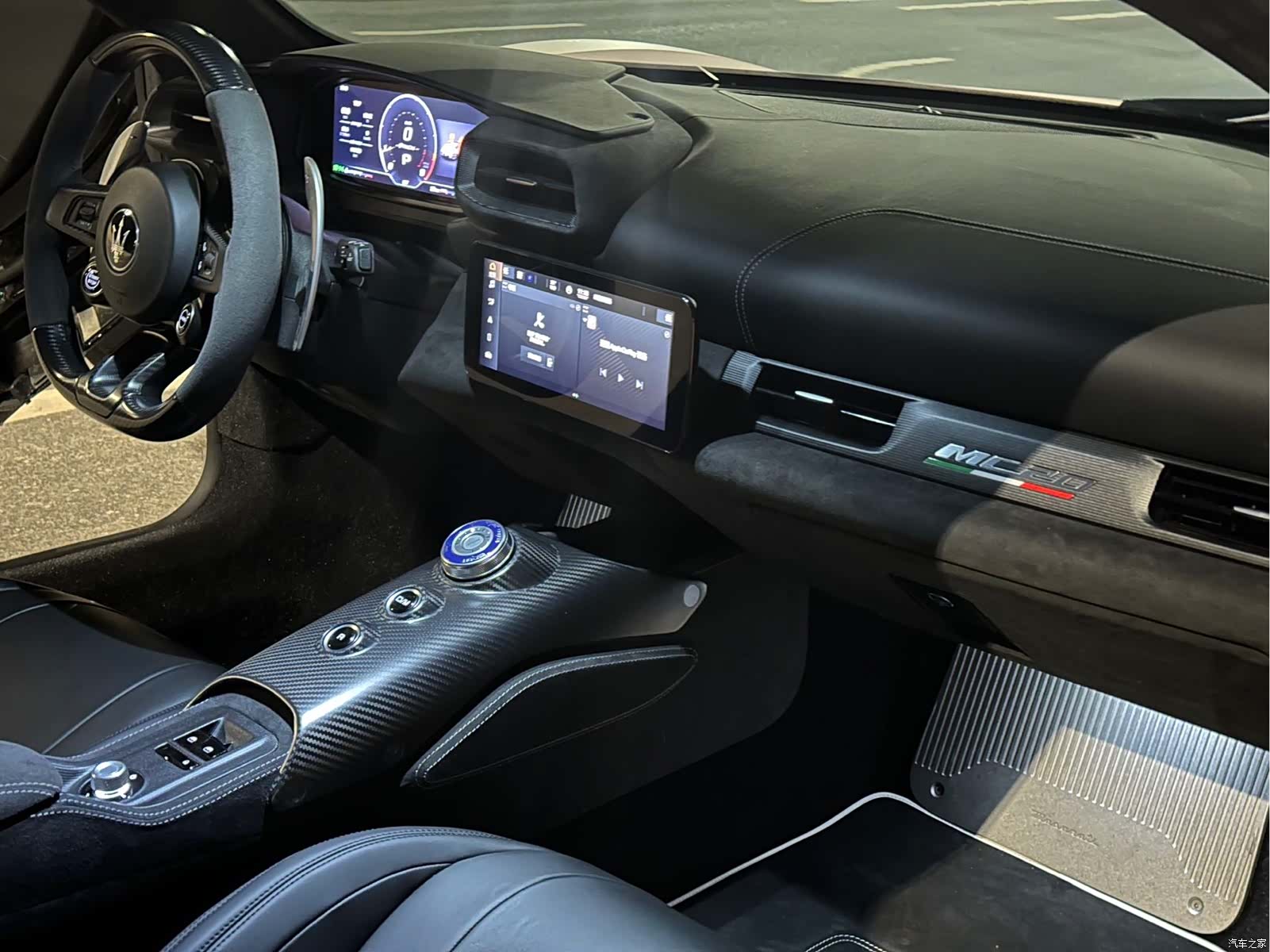 Maserati MC20, 2022 все фото