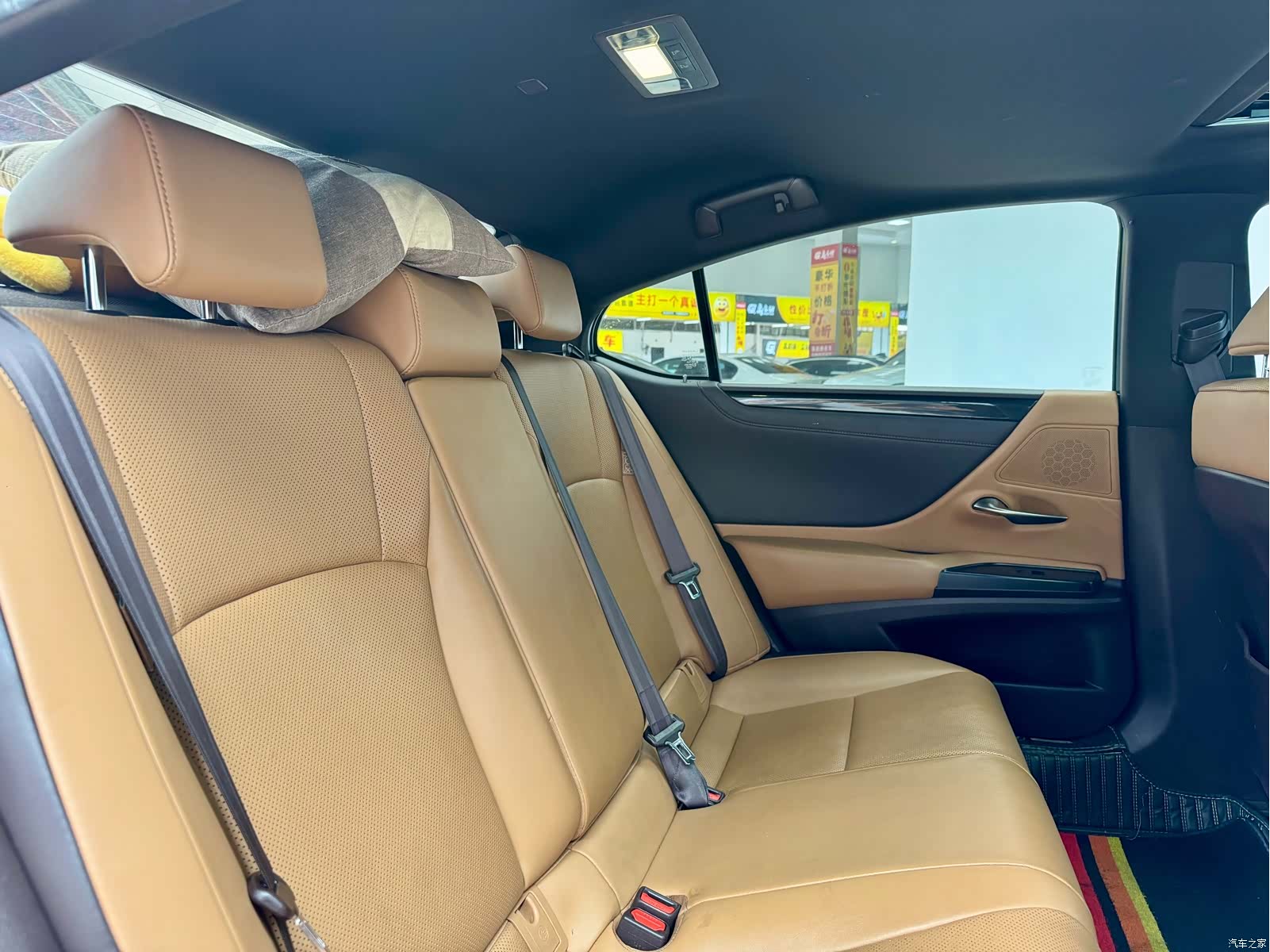 Lexus ES, 2019 11