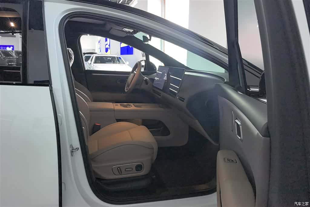 Li Auto i6, 2026 8
