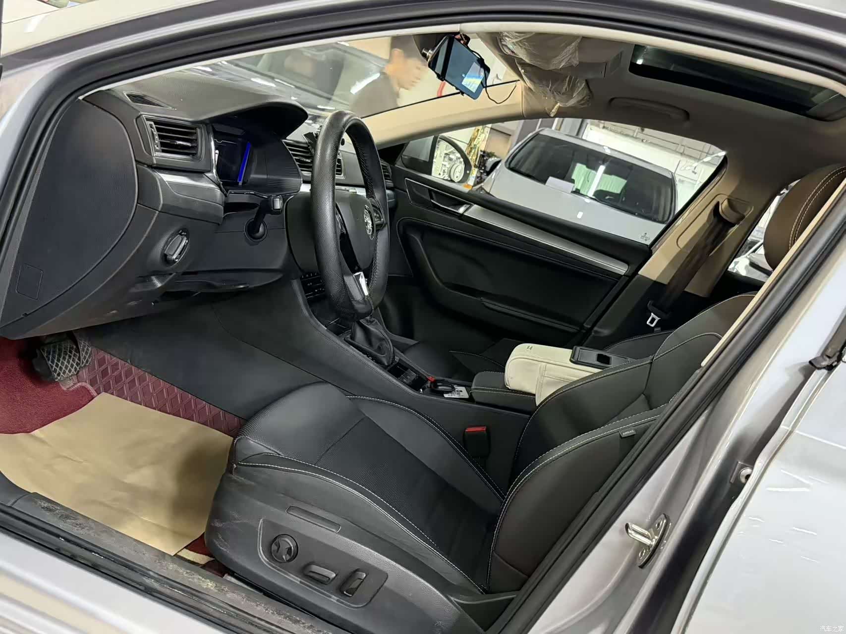 Skoda Superb, 2023 4