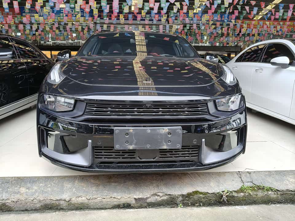 Lynk & Co 03