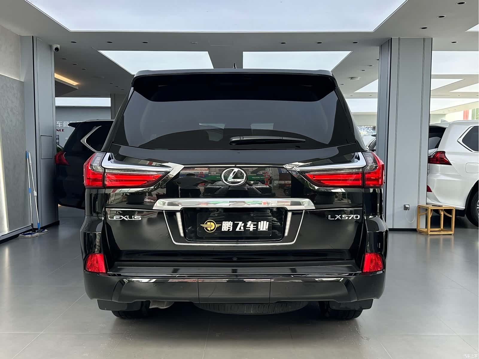 Lexus LX, 2018 3